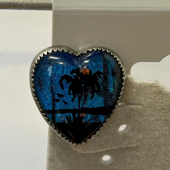 Vintage Heart Shape Butterfly Wing Screw Back Earrings Tropical Palm Trees - Picture 2 of 6